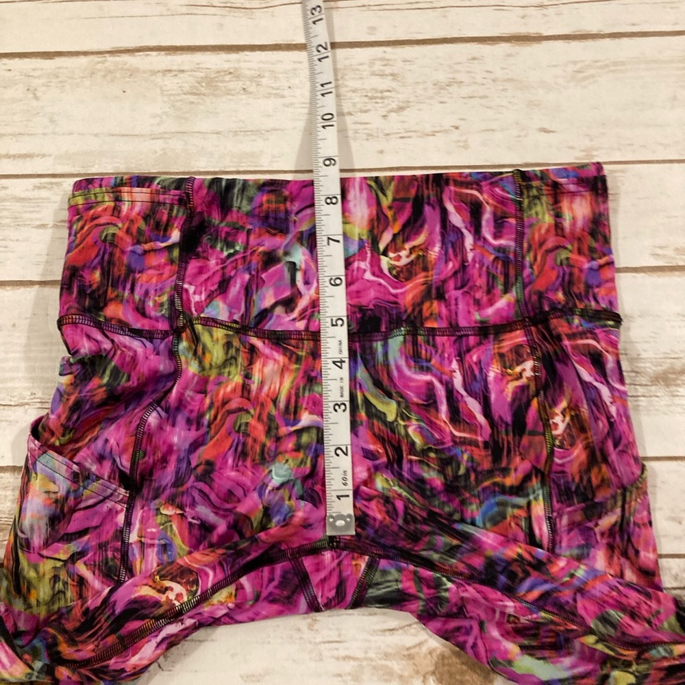 Lululemon Fast and Free High-Rise Crop 23"
5 Pocket Hyper Flow Pink Multi SZ6 - Picture 3 of 13